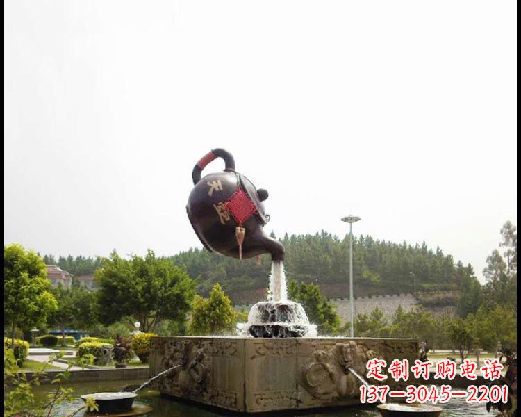 泉州公园流水茶壶铜雕