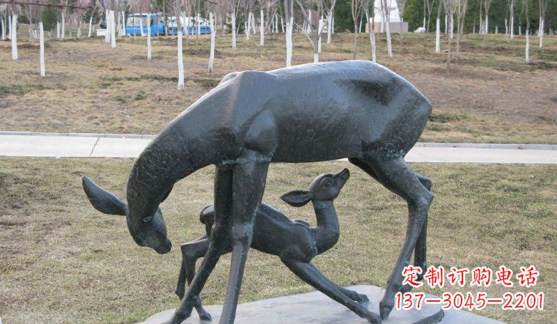 泉州公园母子鹿动物铜雕