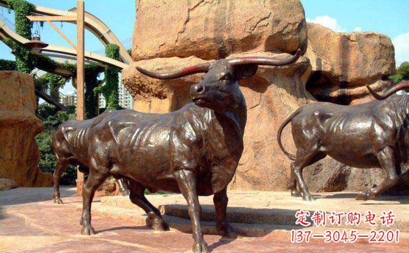 泉州公园牛动物铜雕