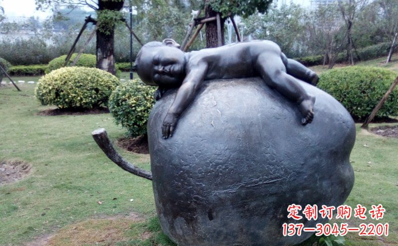 泉州精致可爱的苹果雕塑
