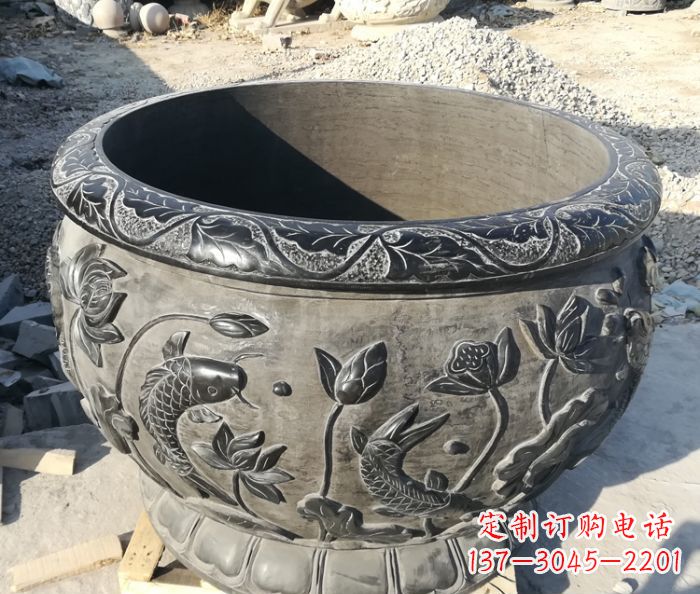 泉州公园青石仿古连年有余石浮雕荷花水缸