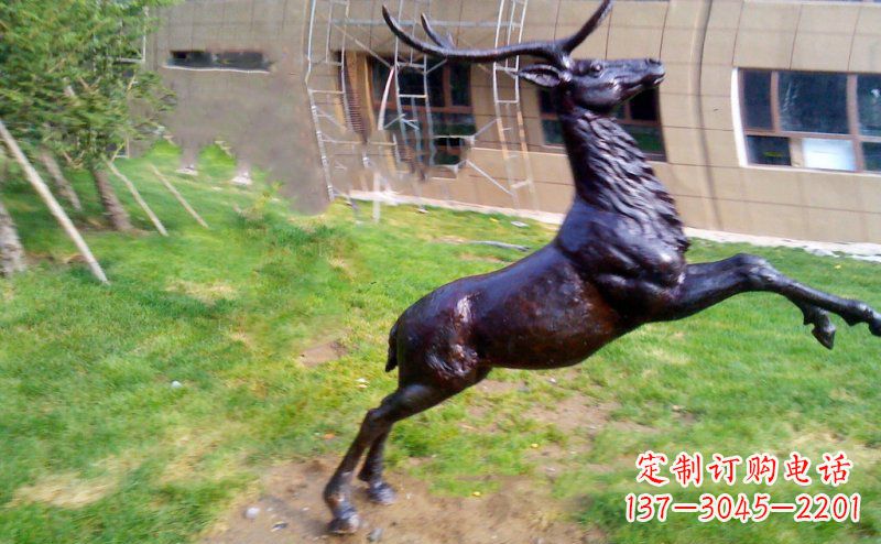 泉州跳跃的鹿动物铜雕