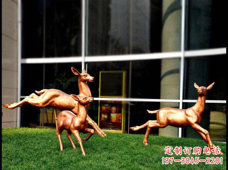 泉州公园铜雕奔跑小鹿动物雕塑
