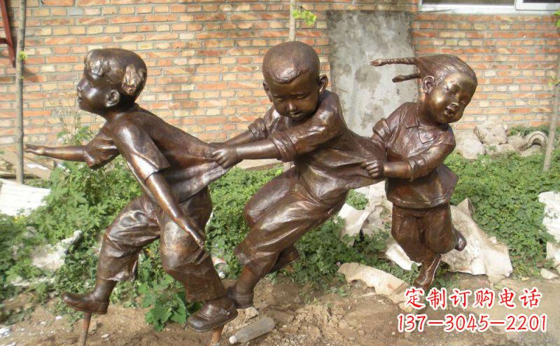 泉州铜雕老鹰—勇捕小鸡的动态展示