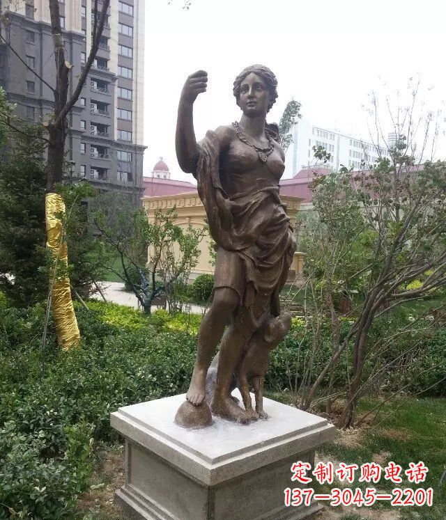 泉州西方女性人物铜雕 象征着勇气与力量
