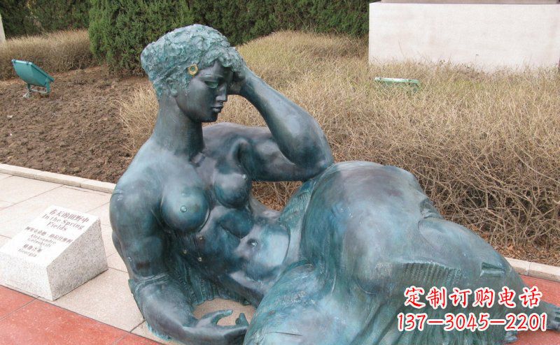 泉州铜质女性人物雕塑