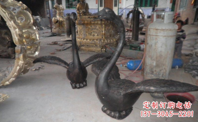 泉州公园仙鹤动物铜雕