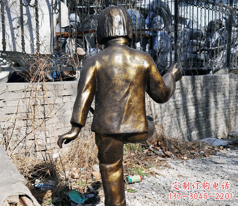 泉州纯正艺术——公园小女孩踢毽子铜雕