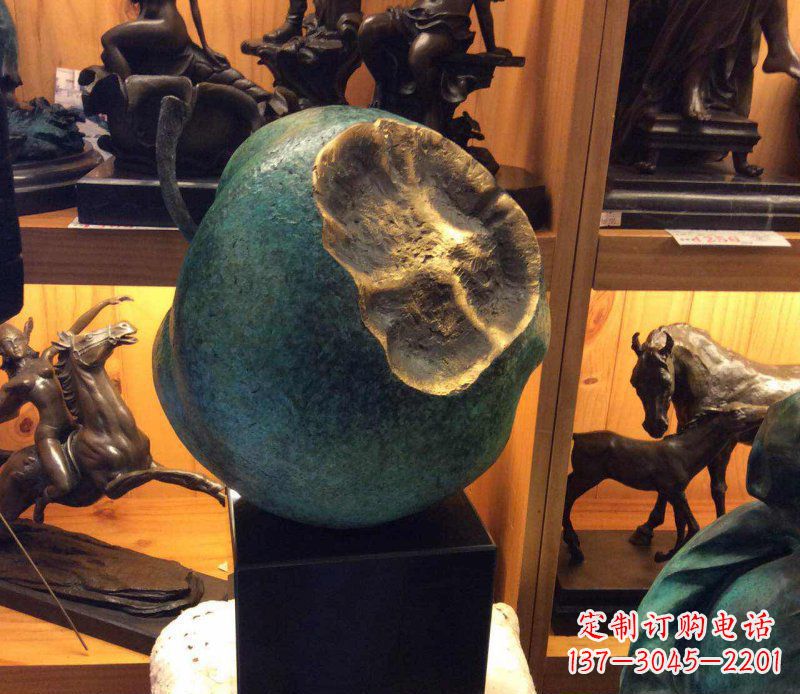 泉州铜质可爱苹果雕塑