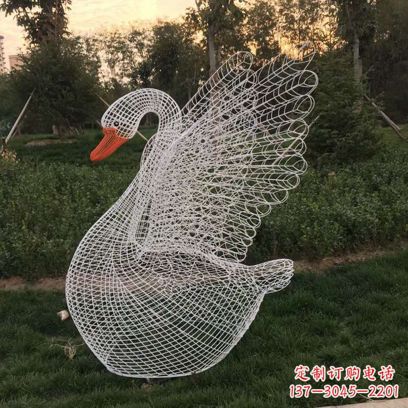 泉州秀美天鹅铁艺雕塑,点缀公园绿地