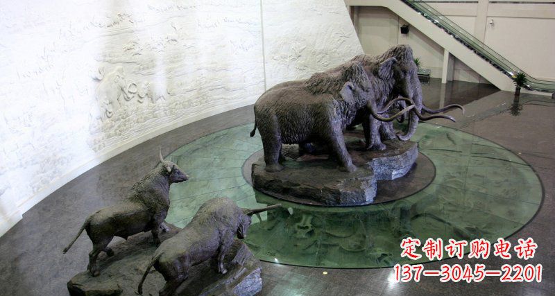 泉州领雕塑公园长毛象动物铜雕