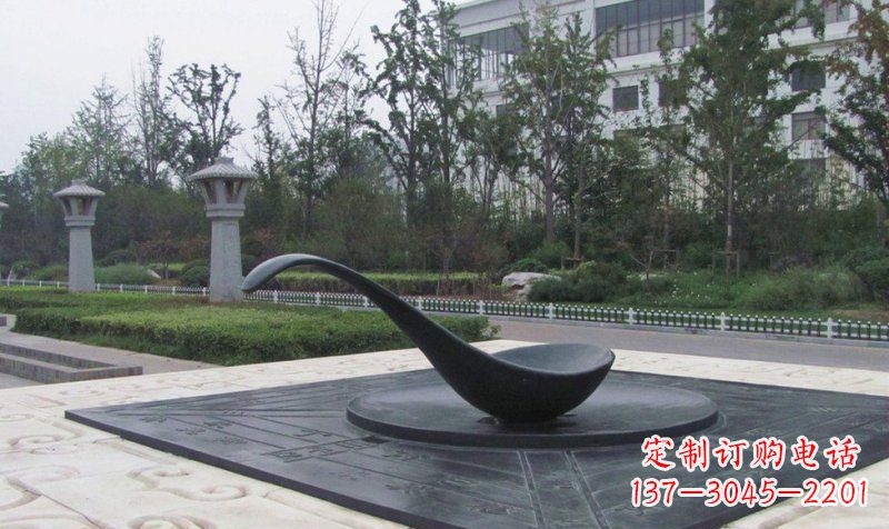 泉州公园指南针景观铜雕