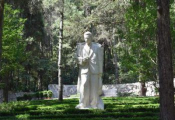 泉州聂耳汉白玉石雕塑，追随伟大作曲家的足迹