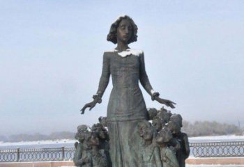 泉州铜雕学生人物欢乐的小学生雕塑