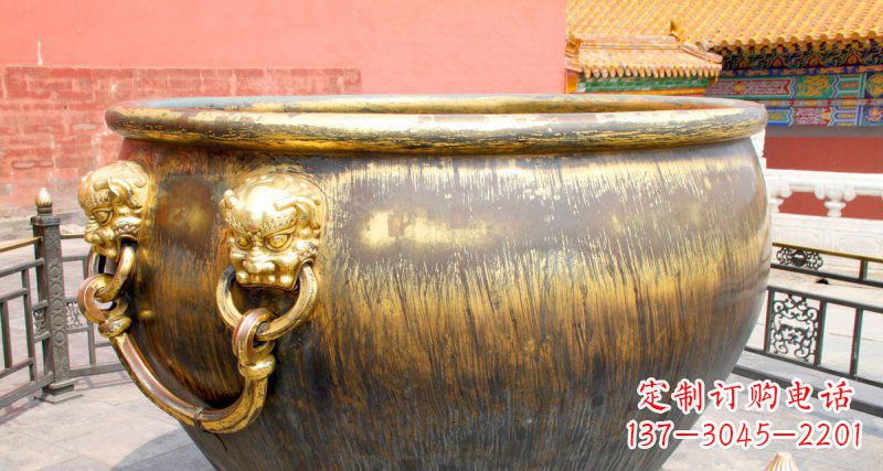 泉州故宫圆形水缸铜雕,展现古典典雅之美