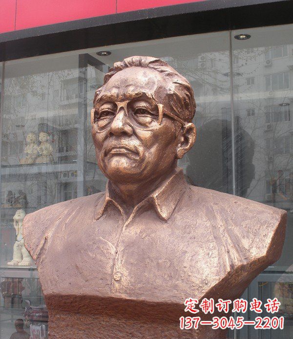 泉州以巴金头像为原型打造的高贵铜雕艺术