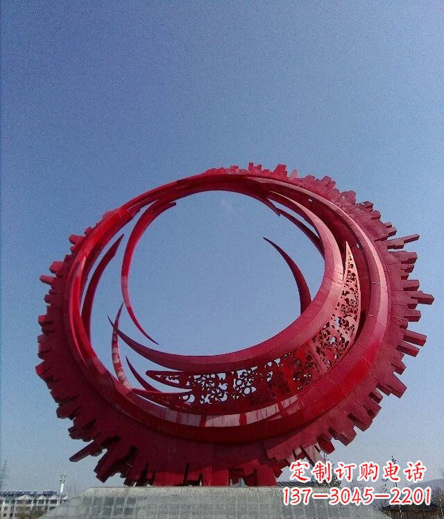 泉州精致而又引人注目的不锈钢齿轮雕塑
