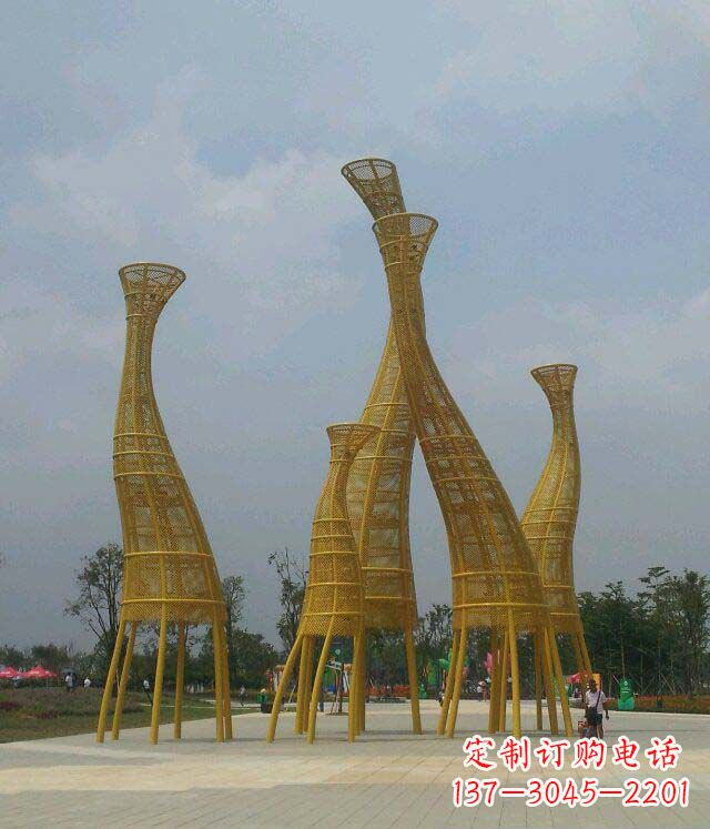 泉州优雅与浪漫的相遇——不锈钢长颈鹿雕塑