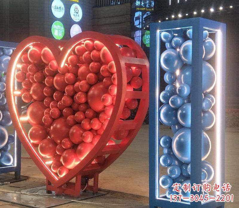 泉州广场不锈钢灯饰字母雕塑