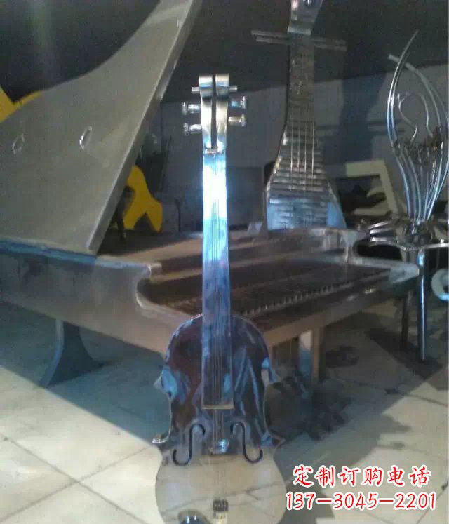 泉州中领雕塑:优雅音乐之旅,为您带来不锈钢吉他景观雕塑!
