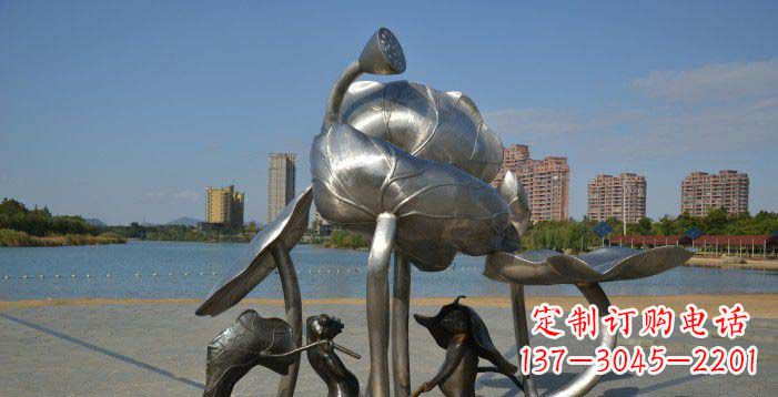 泉州广场不锈钢莲蓬莲叶和青蛙雕塑