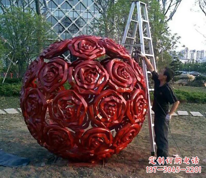 泉州不锈钢玫瑰花镂空雕塑