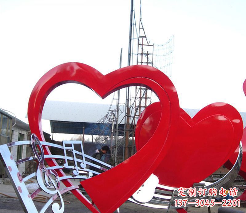 泉州中领雕塑:音符桃心景观雕塑,给你的生活带去美妙的旋律
