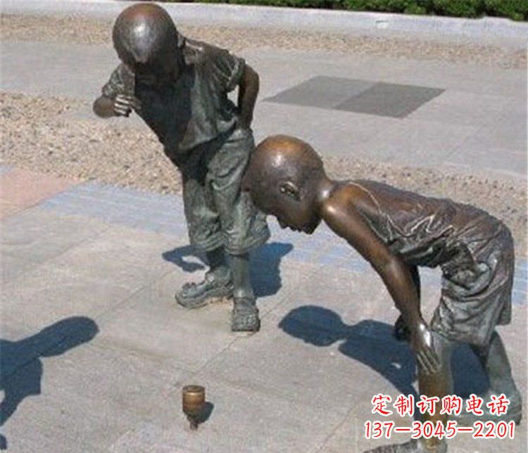 泉州欣赏小男孩小品铜陀螺雕塑