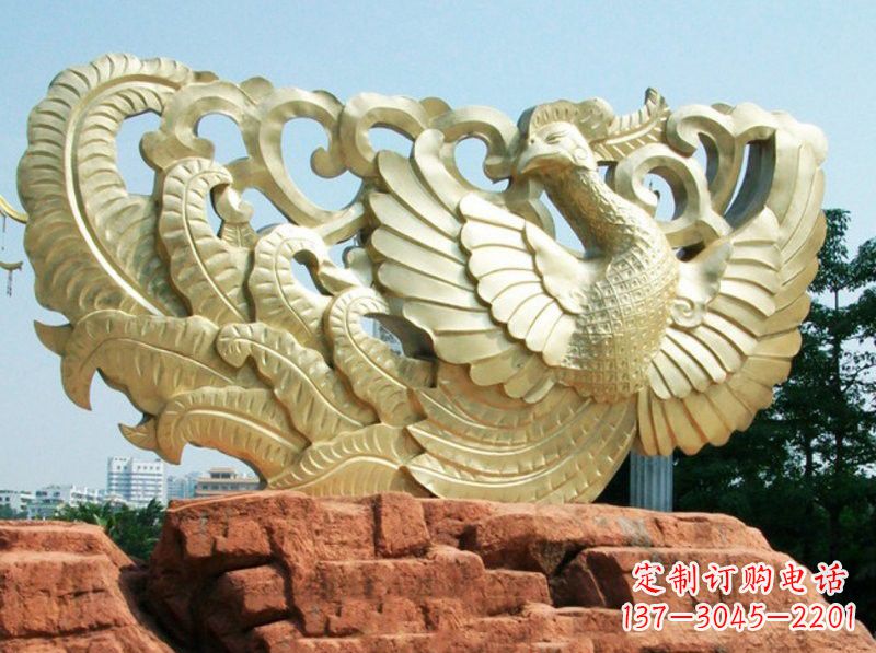 泉州欣赏瑰丽的凤凰铜雕