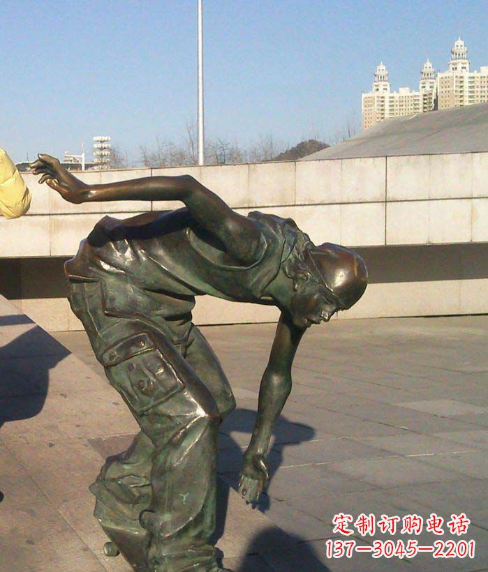 泉州中领雕塑:青年景观铜雕