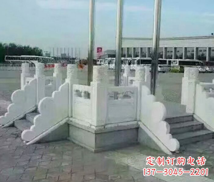 泉州中领雕塑提供绚丽升旗台石雕，一种标志性的…