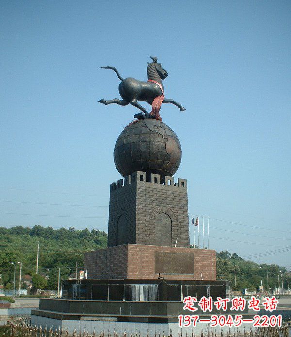 泉州广场马踏地球城市景观铜雕