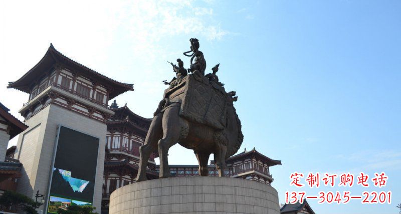 泉州广场骑骆驼的古代美女景观铜雕