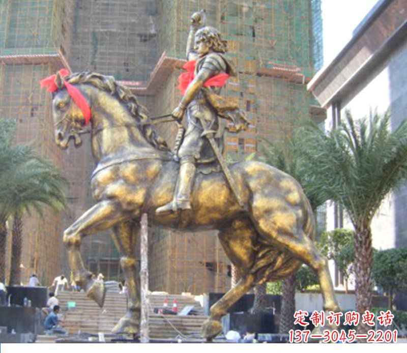 泉州华丽的骑士雕塑,引人注目的西方骑马战士纪念铜雕
