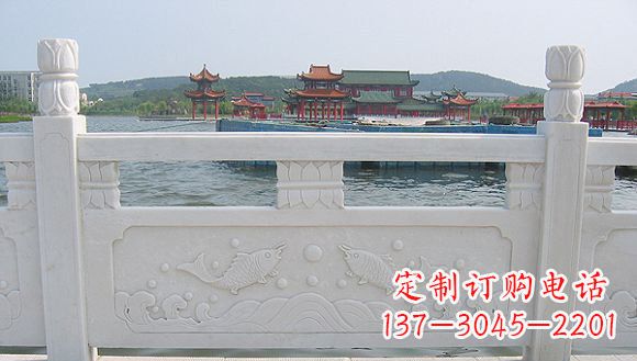 泉州海边汉白玉栏板石雕