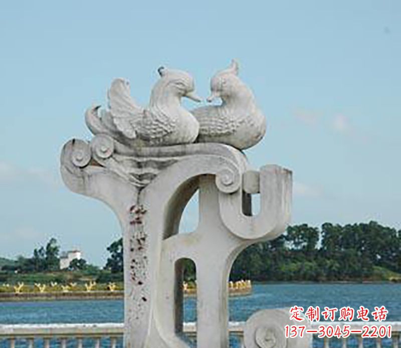 泉州海边鸳鸯景观石雕