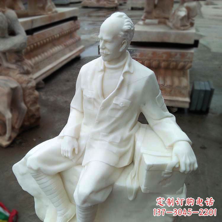 泉州经典白求恩坐姿雕塑