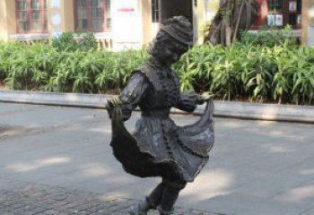 泉州中领雕塑推出的爱舞的小少女铜雕，以少女跳…