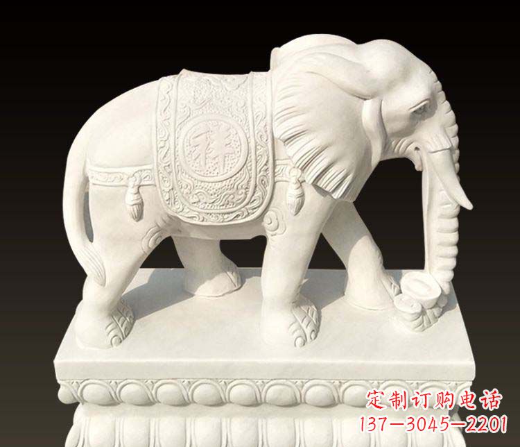 泉州汉白玉吉祥如意鼻卷元宝的大象石雕