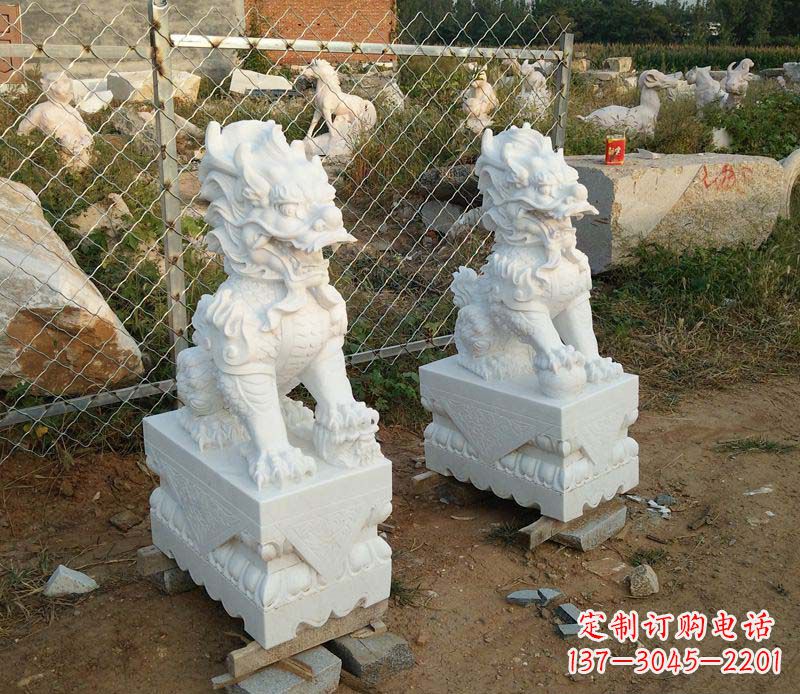泉州精美雕刻石麒麟,添玉门口踩球景象