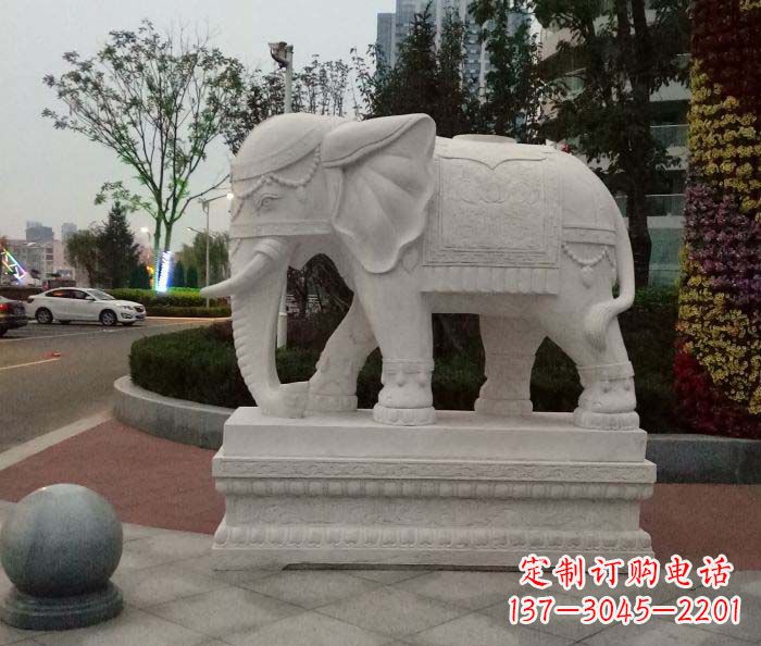 泉州高贵优雅的汉白玉大象雕塑
