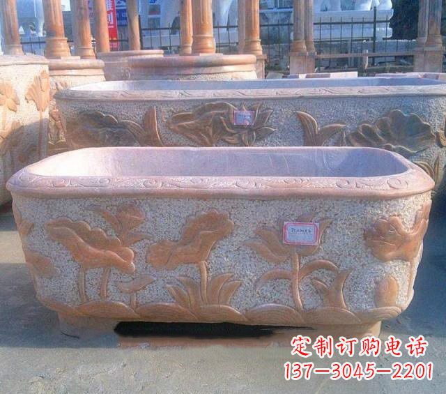 泉州中领雕塑推出的荷花鲤鱼精美雕塑是一件伴随…
