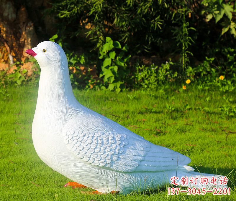 泉州红旗和平鸽雕塑—倡导和平与爱的象征
