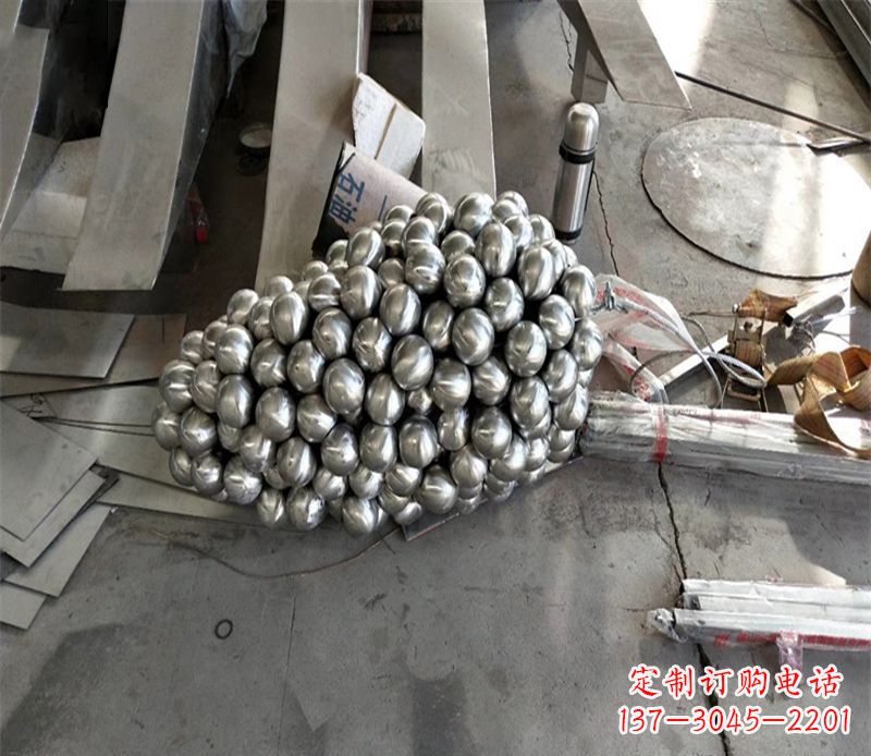 泉州西洋风情摩登不锈钢葡萄雕塑