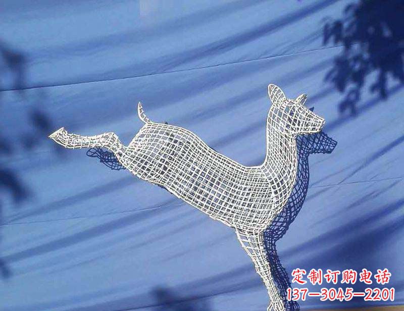 泉州搭载优雅气质的不锈钢小鹿雕塑