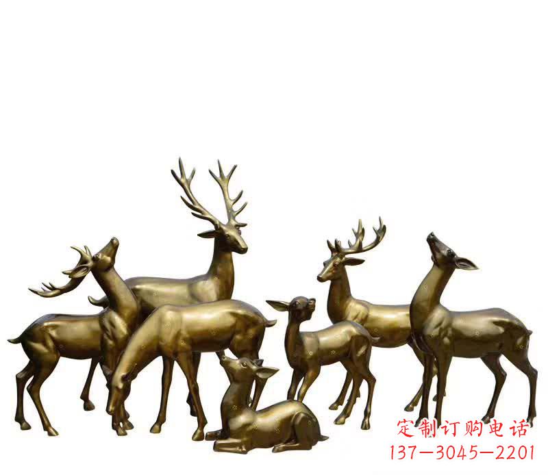 泉州精致精美,欣赏黄铜色鹿群雕塑