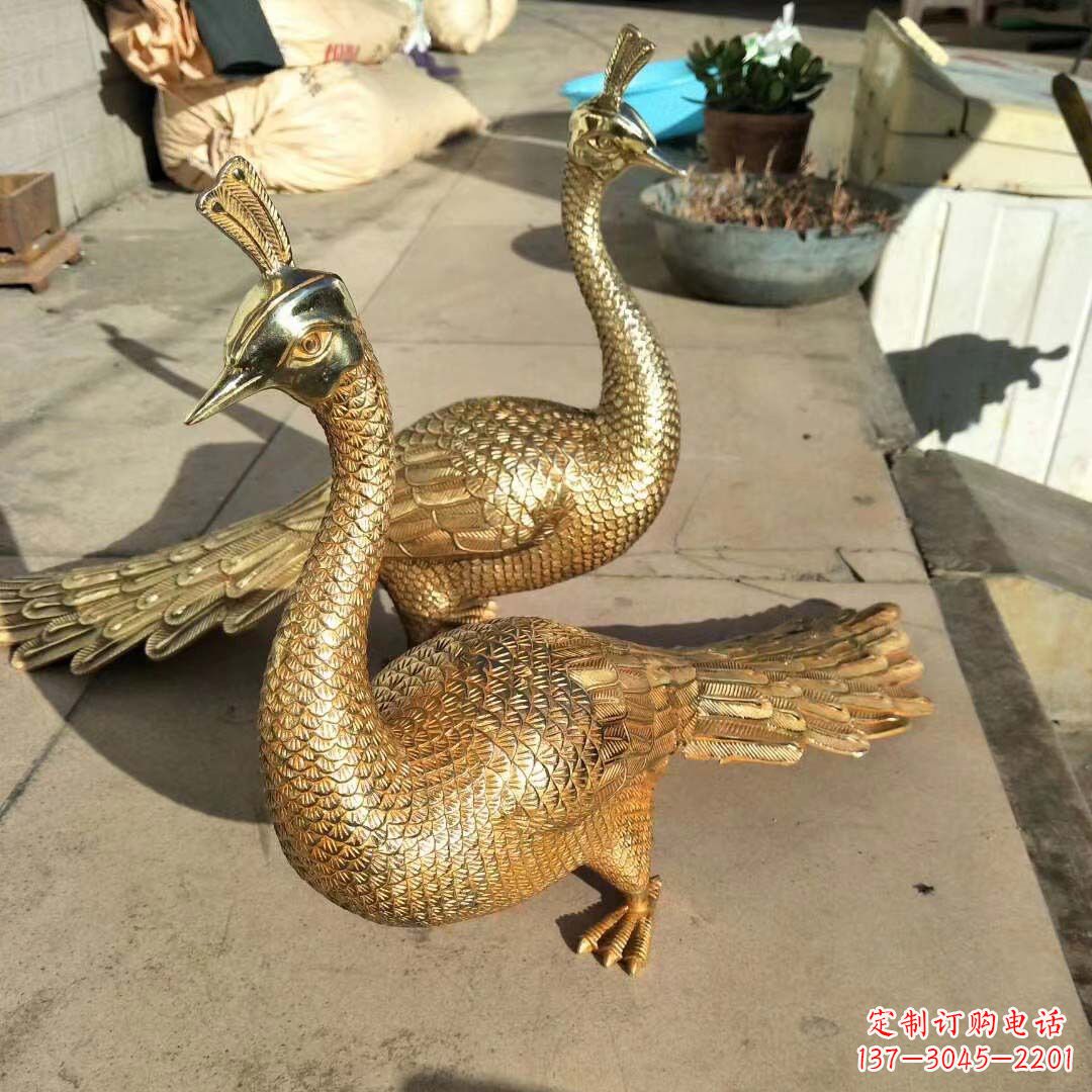 泉州黄铜铸造孔雀雕塑