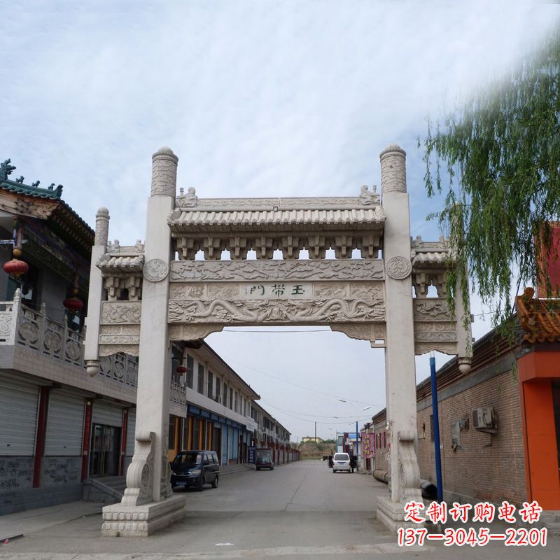 泉州精美的汉白玉门石牌坊雕塑