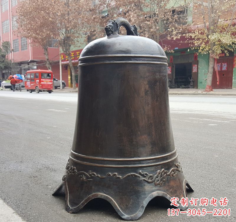 泉州铜钟雕塑：精致美观的景观艺术