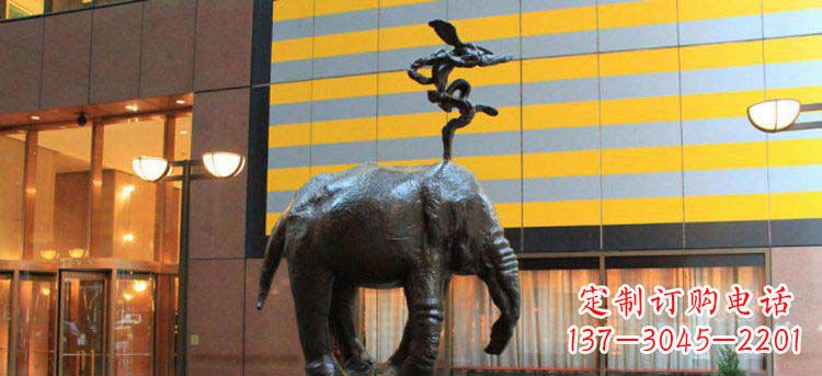泉州酒店门口抽象大象铜雕